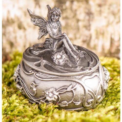 Fee Alliaria in mandje