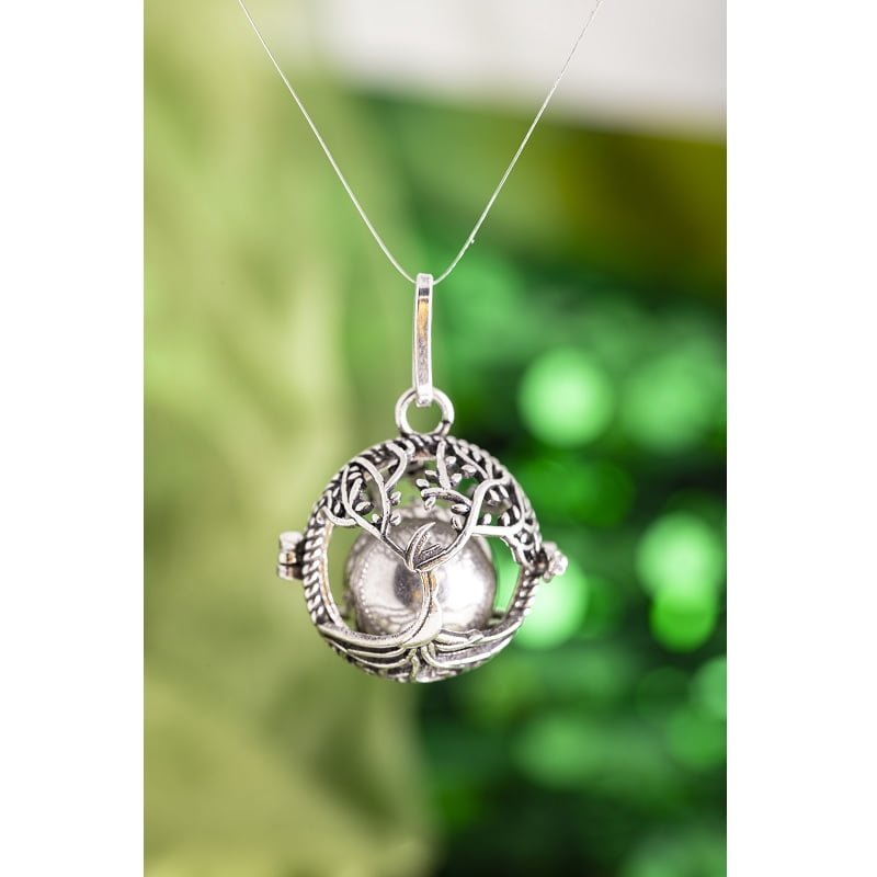 Klingelende levensboom bolhanger verzilverd