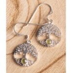 Levensboom oorbellen met peridoot