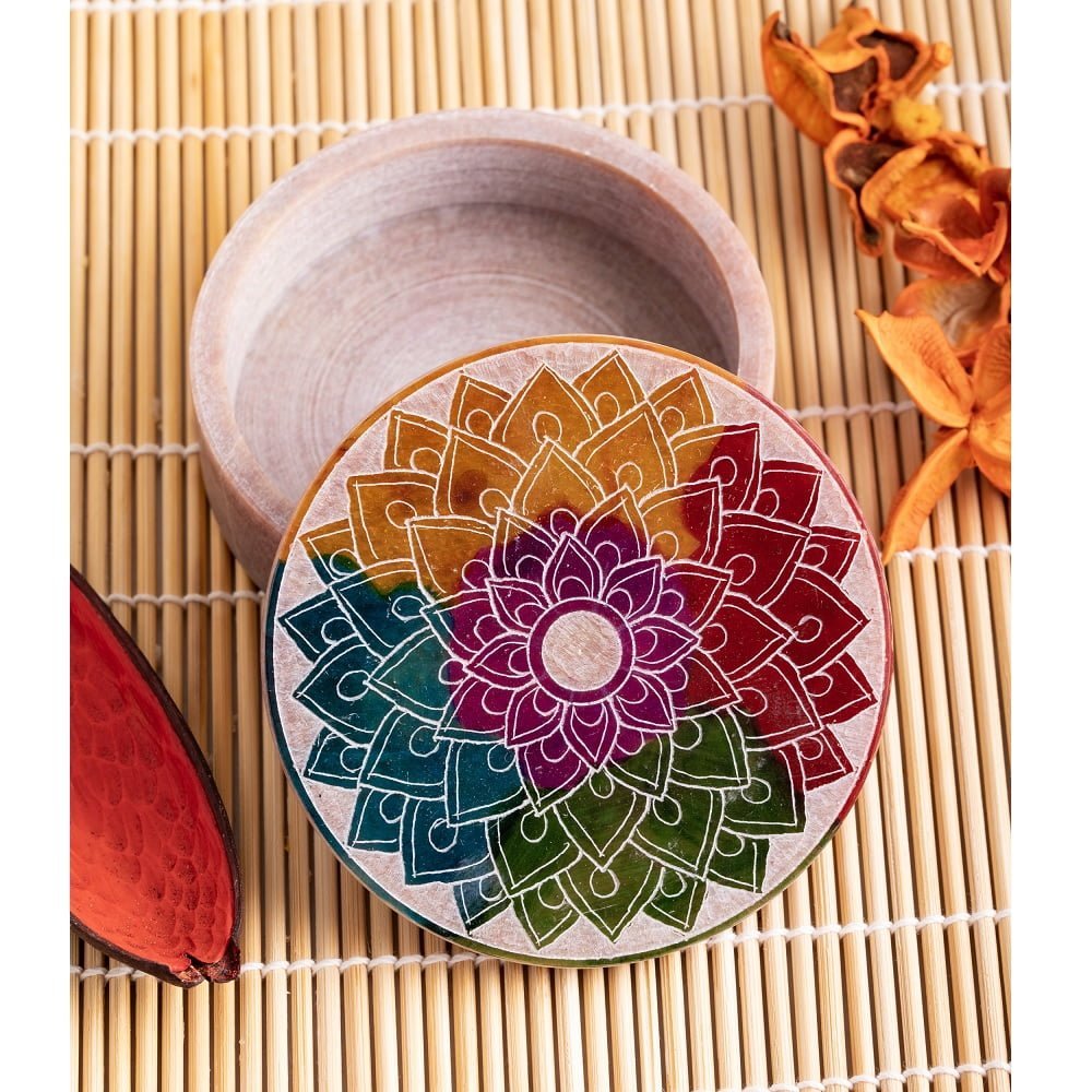 Regenboog Mandala doosje speksteen groot