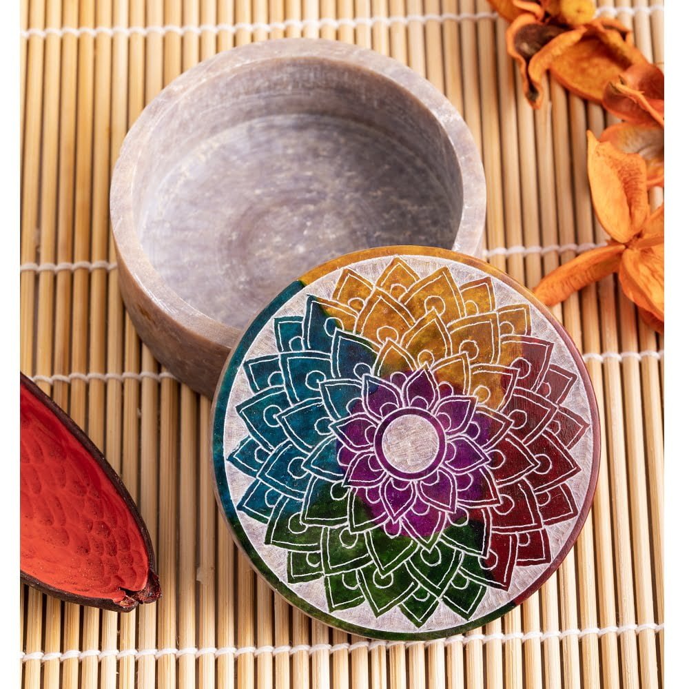 Regenboog Mandala doosje speksteen klein