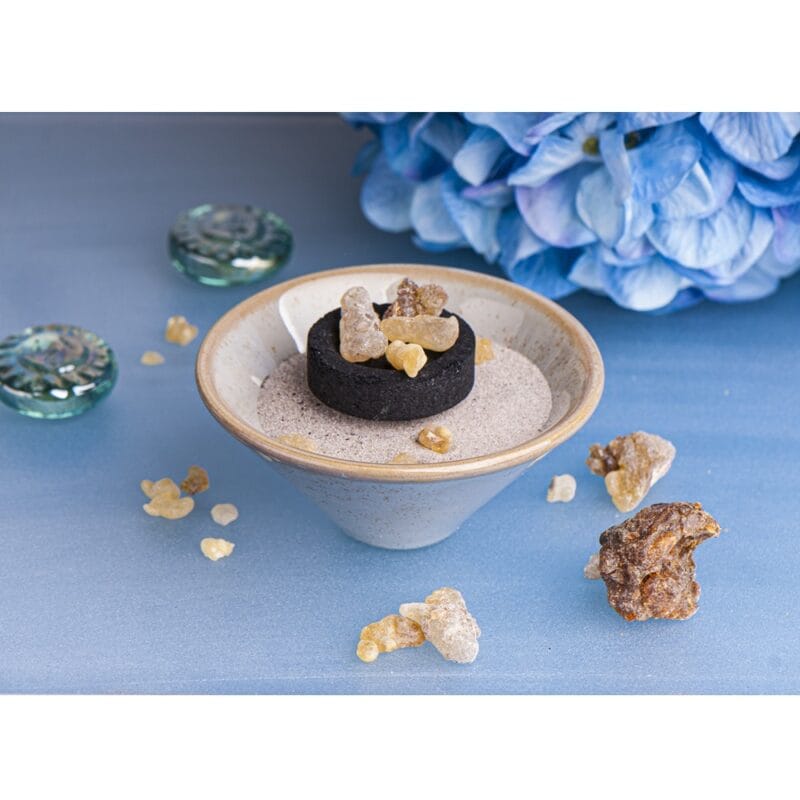 Wierookbrander schaal met lichtblauwe glans